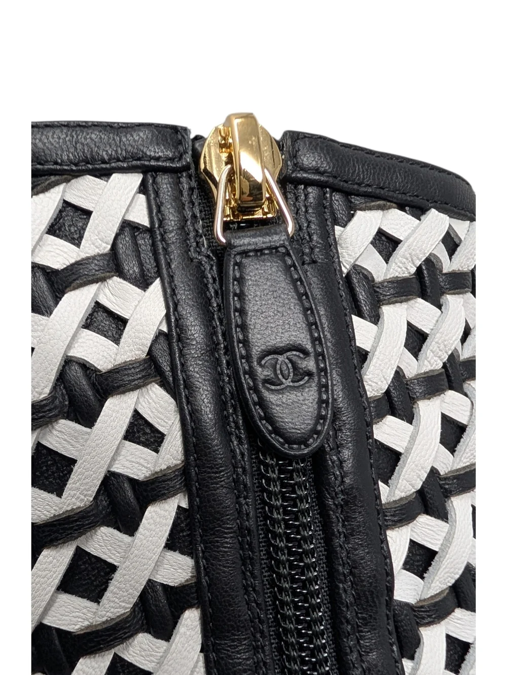 NWT Chanel 22C Black & White Woven Leather Zip-Up CC Logo Ankle Boot 37.5 | 7